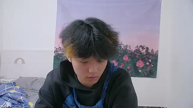 icecream-002's live cam