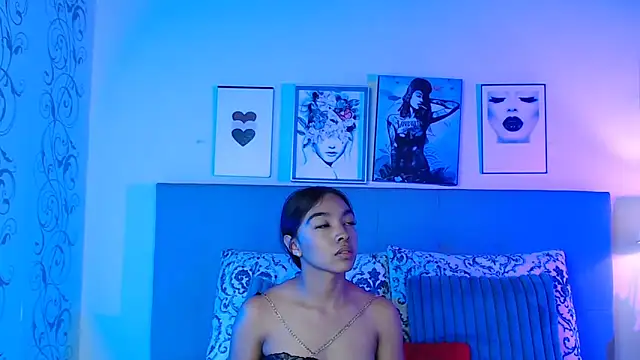 pocahontamoon webcam