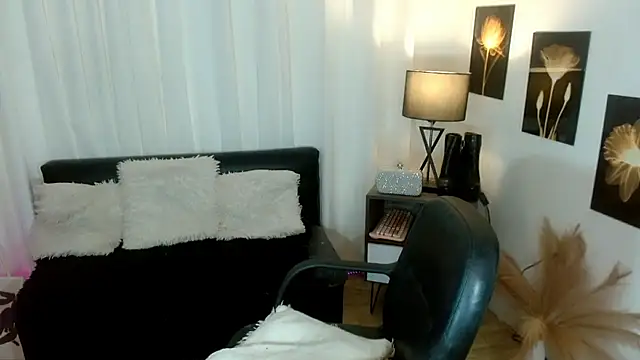 FuckingDolls69 webcam