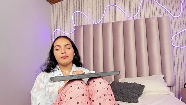 BIANCACOLLINNS webcam