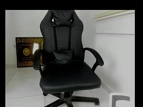 master_leather webcam