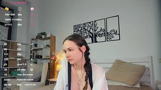 MalvinaTrafford webcam