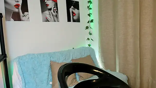 Rebeca_Marchetti webcam