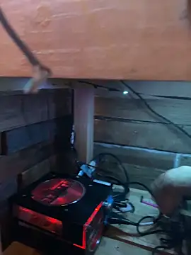 Twist_N_Tease webcam