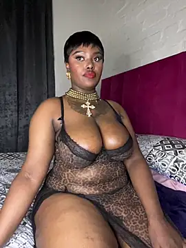 QUEEN_NOBUHLE_FEMDOM_777 webcam
