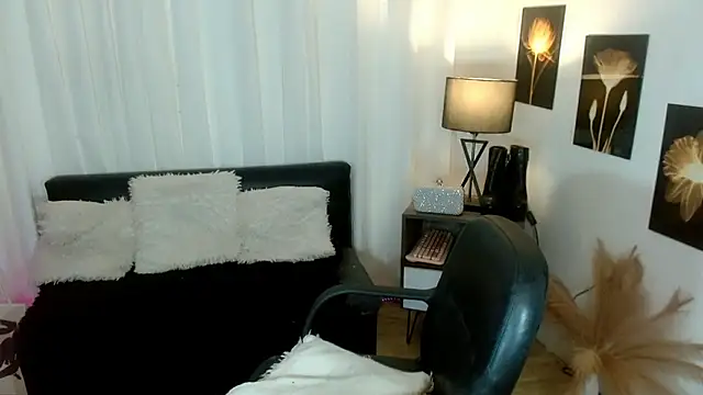 FuckingDolls69 webcam