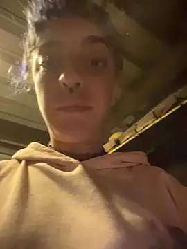 Webcam Model (SalyTredelMonte)  is live.Free join now!