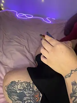 Mizztikaa live sex cam