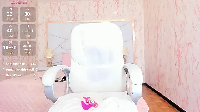 Emily_Whinfre webcam