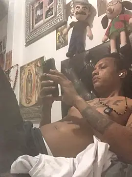 elpeluchenegroxxx3 webcam