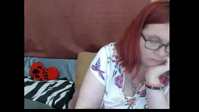 PlayfullMature webcam