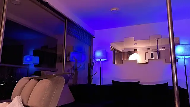 mandi4pole_ - Mandi4pole_'s free webcam - UK Sex Cams