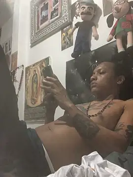 elpeluchenegroxxx3 - Elpeluchenegroxxx3's free webcam - UK Sex Cams