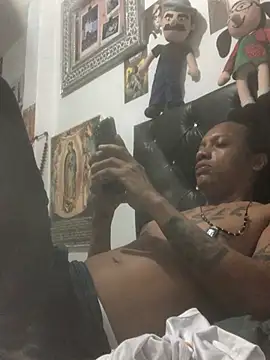 elpeluchenegroxxx3 - Elpeluchenegroxxx3's free webcam - UK Sex Cams