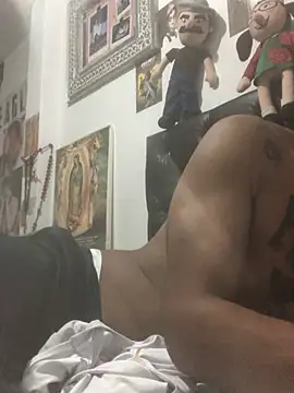 elpeluchenegroxxx3 webcam