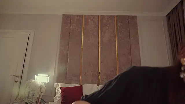 MilaDYstarlight webcam