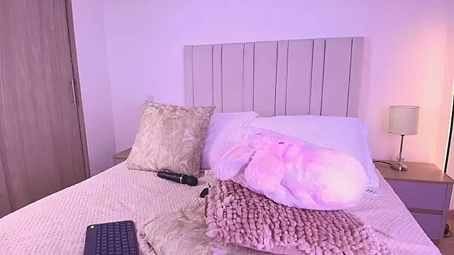 Anna-Lynn - Live Cam