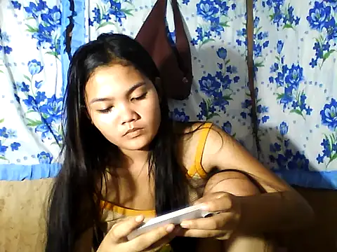 PinaySkinnyJust18 webcam