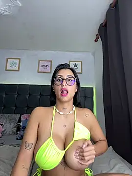 Webcam Model (lovely_violet13)  is live.Free join now!