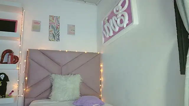 eva_sin18 live sex cam