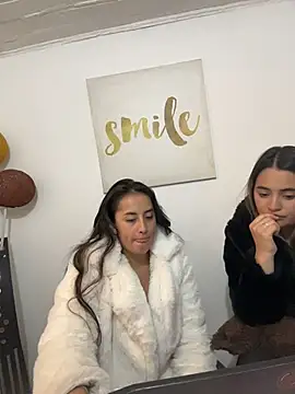 Antonella_Julieta webcam