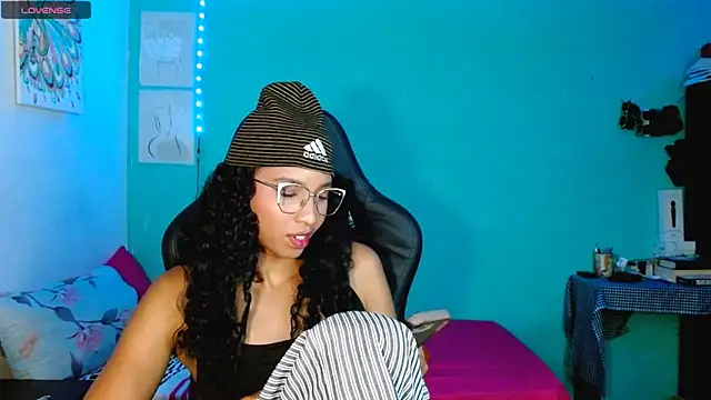 sensitive_brunette webcam