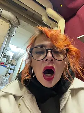 devilinhereyes webcam