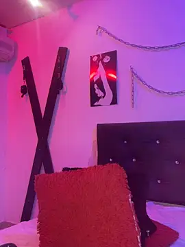 little_naughtty - Little_Naughtty's free webcam - UK Sex Cams