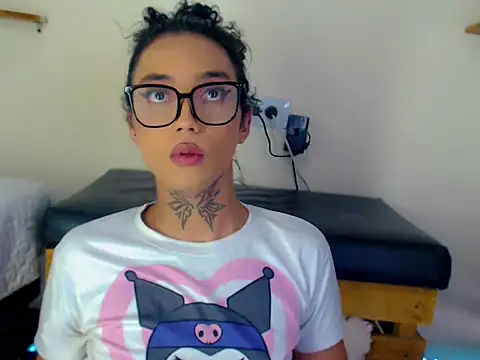 Darianna_Atehortua live sex cam