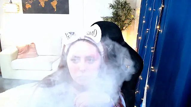 Hennessy_bunny webcam