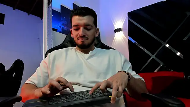 Logan_Wolf-js webcam