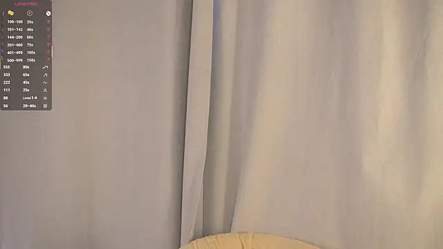 georginacurvin (F teen) - Pinch nipples + squeeze boobs