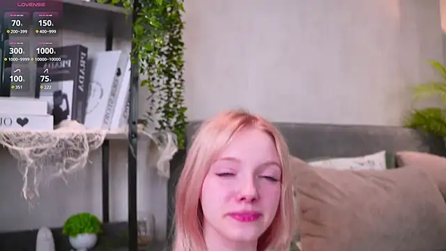 edlahewell (F teen) - pull panties down a little lower