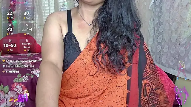 boootyfull (F milf) - nud dans