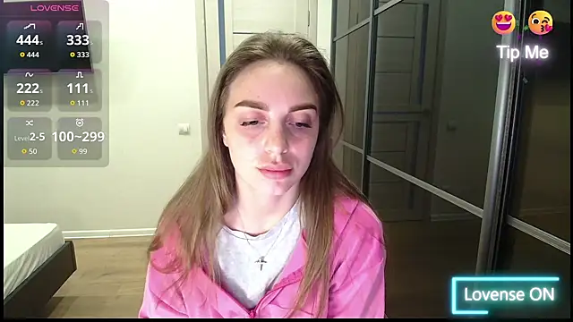 _julia_wonderful_ webcam