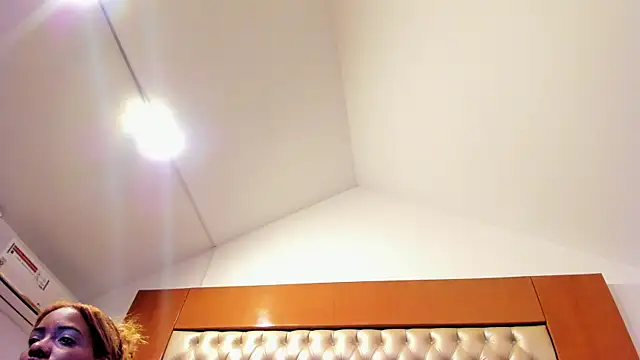 IsabellaaLux_ webcam