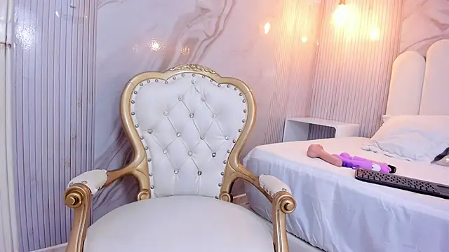 ariana_pocahontas webcam