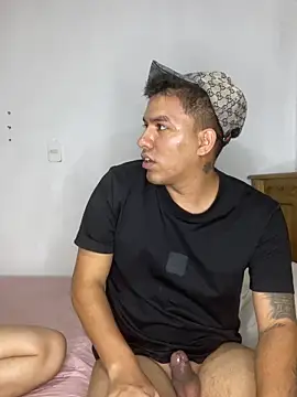 lisa_and_lian webcam