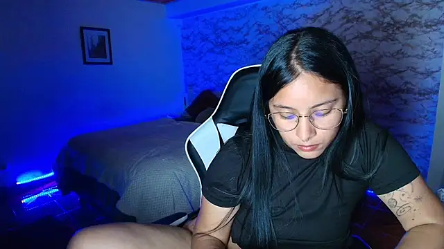 Camila_IRoose webcam