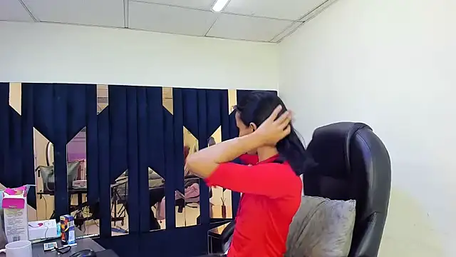 Aisha_hotts777 webcam