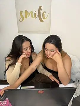 Antonella_Julieta webcam