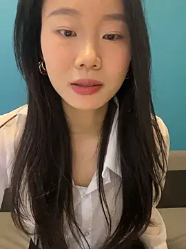美女ZHJKS9988在线直播