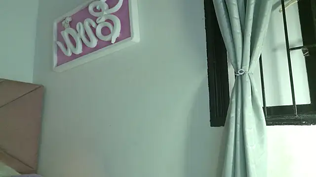 eva_sin18 live sex cam