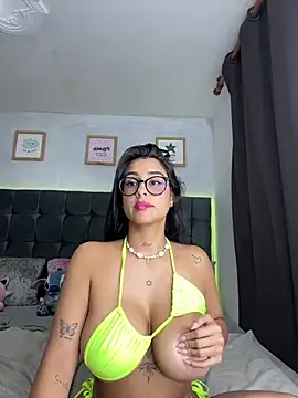 lovely_violet13 webcam