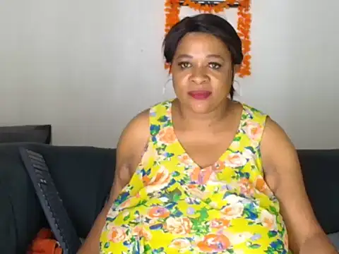 BUSTYQUEEN56_ webcam