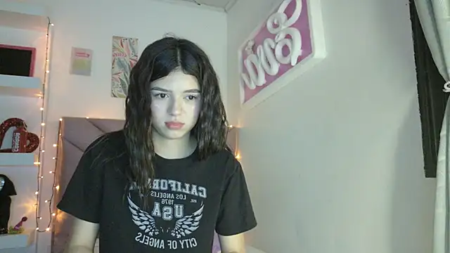 eva_sin18 live sex cam