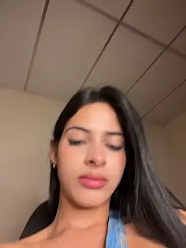 violetta-brown1 live sex cam