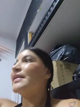 Pretty_Julieta webcam