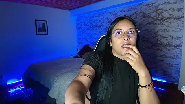 Camila_IRoose webcam