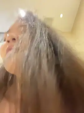 美女lucyxiaolulu在线直播